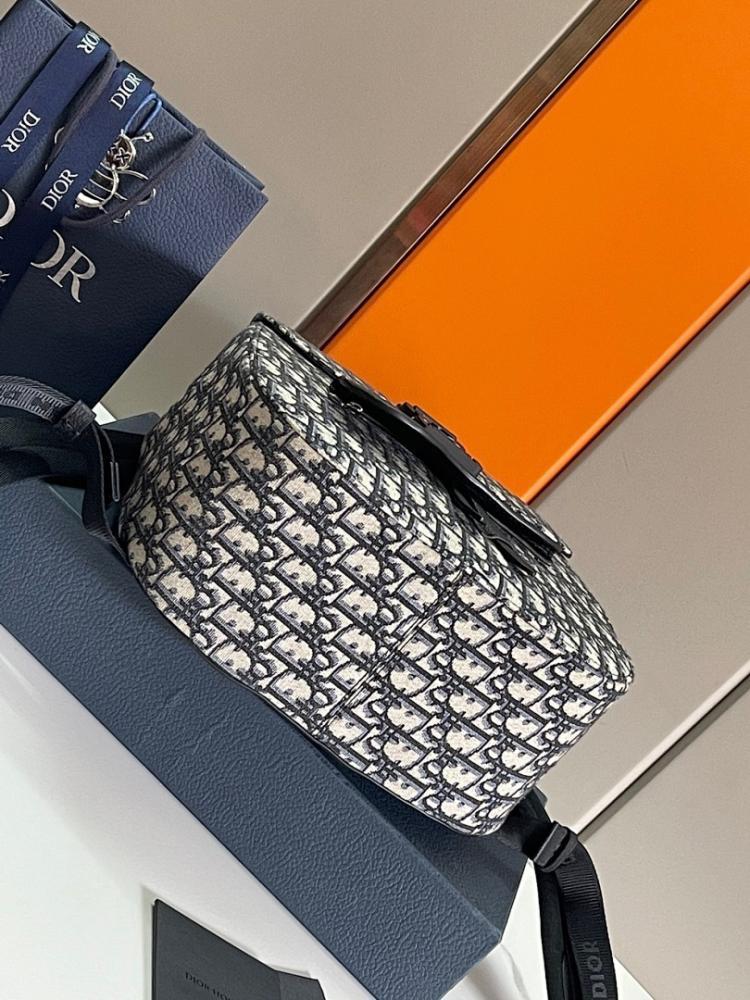 Modern Elegant Top Handle Bag – Limited Edition