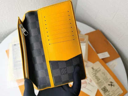 Modern Elegant Leather Wallet – Limited Edition
