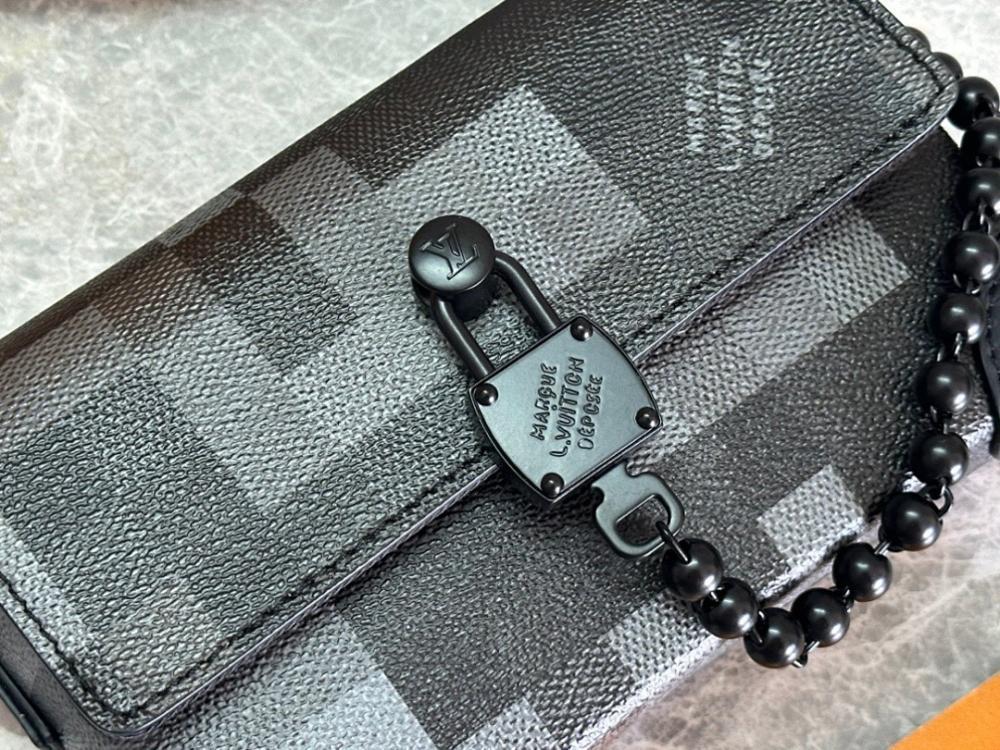 Modern Refined Black Shoulder Bag