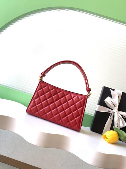 Classic Shoulder Bag