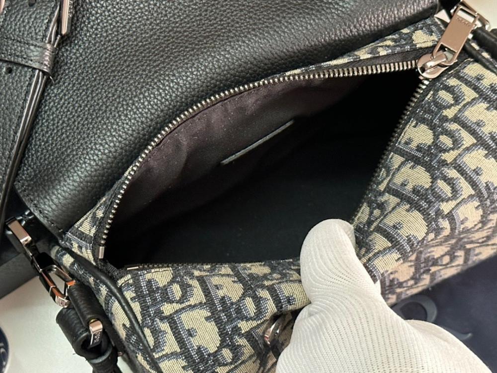 Stylish Black Leather Crossbody Bag – Special Edition