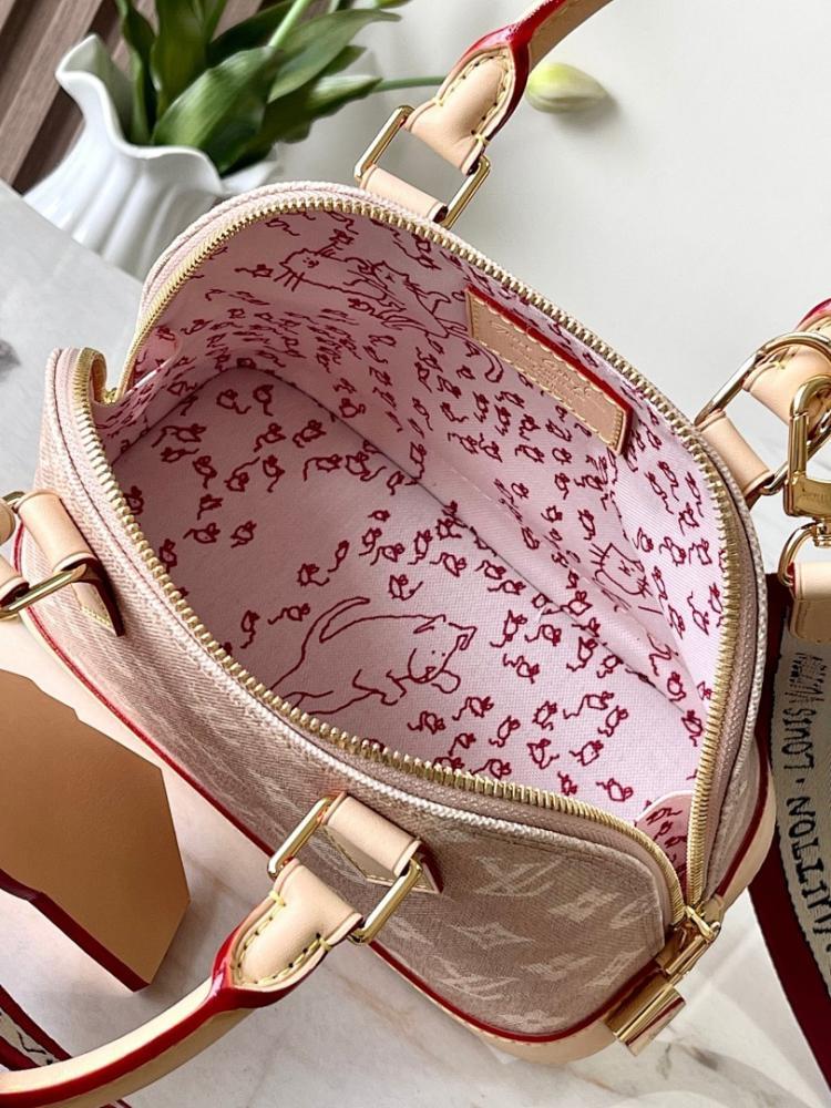 Alma Leather Shoulder Bag