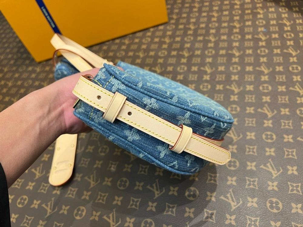 Stylish Refined Blue Denim Shoulder Bag