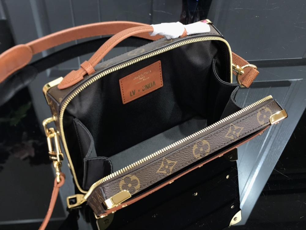 x NBA Handle Trunk