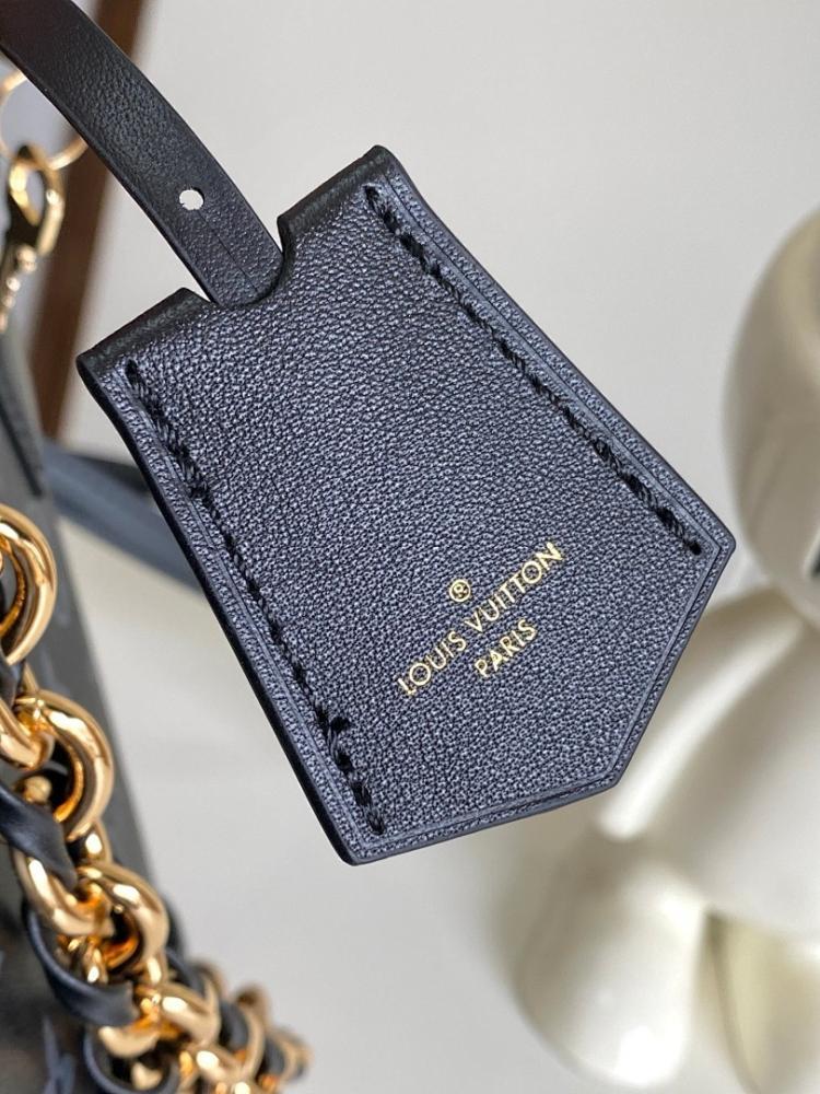 Modern Refined Woven Leather Shoulder Bag