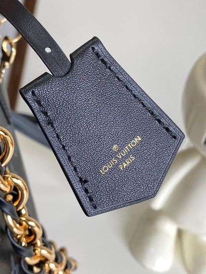 Modern Refined Woven Leather Shoulder Bag