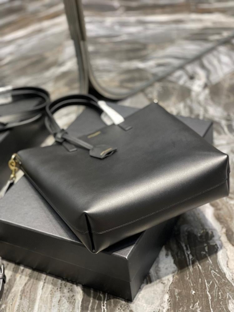 Elegant Shoulder Bag – Limited Edition
