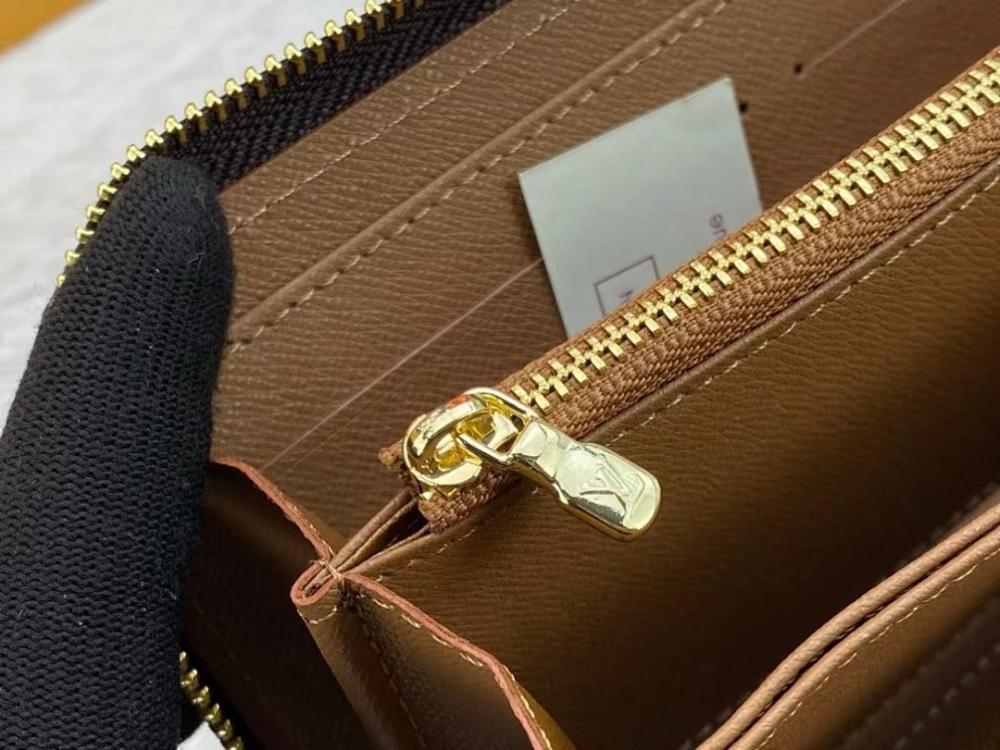 Luxury Elegant Gold Calfskin Wallet