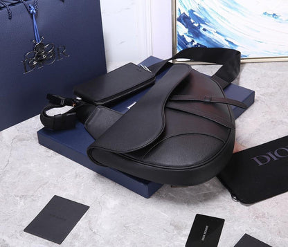 Saddle Black Calfskin Shoulder Bag