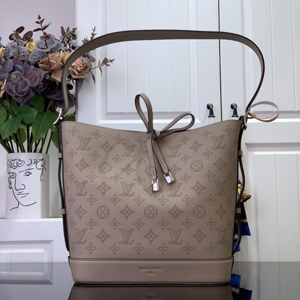 Elegant Shoulder Bag