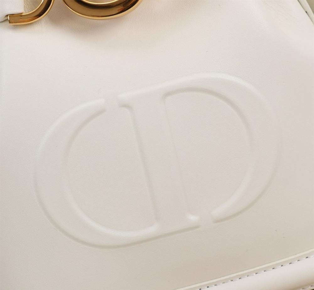 Elegant Leather Bucket Bag – Special Edition