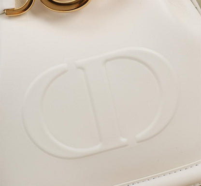 Elegant Leather Bucket Bag – Special Edition