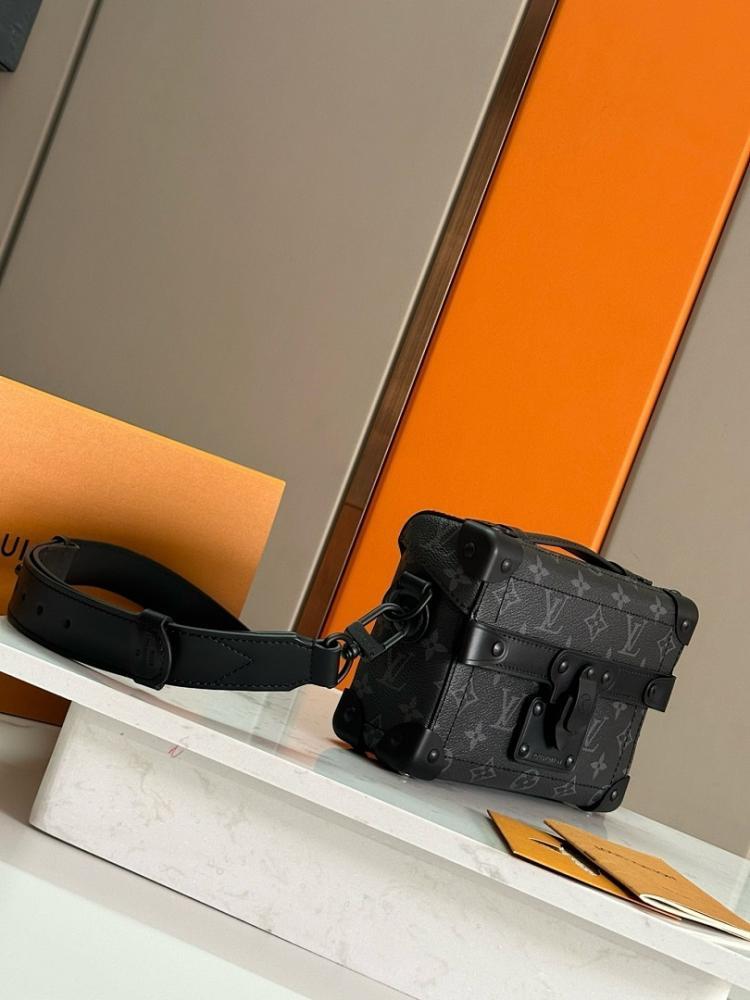 Modern Elegant Leather Shoulder Bag