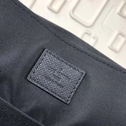Elegant Leather Top Handle Bag