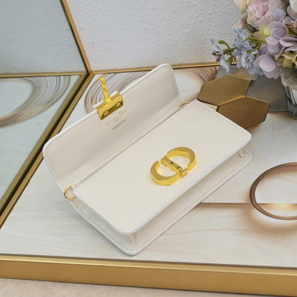Elegant Leather Crossbody Bag – Special Edition