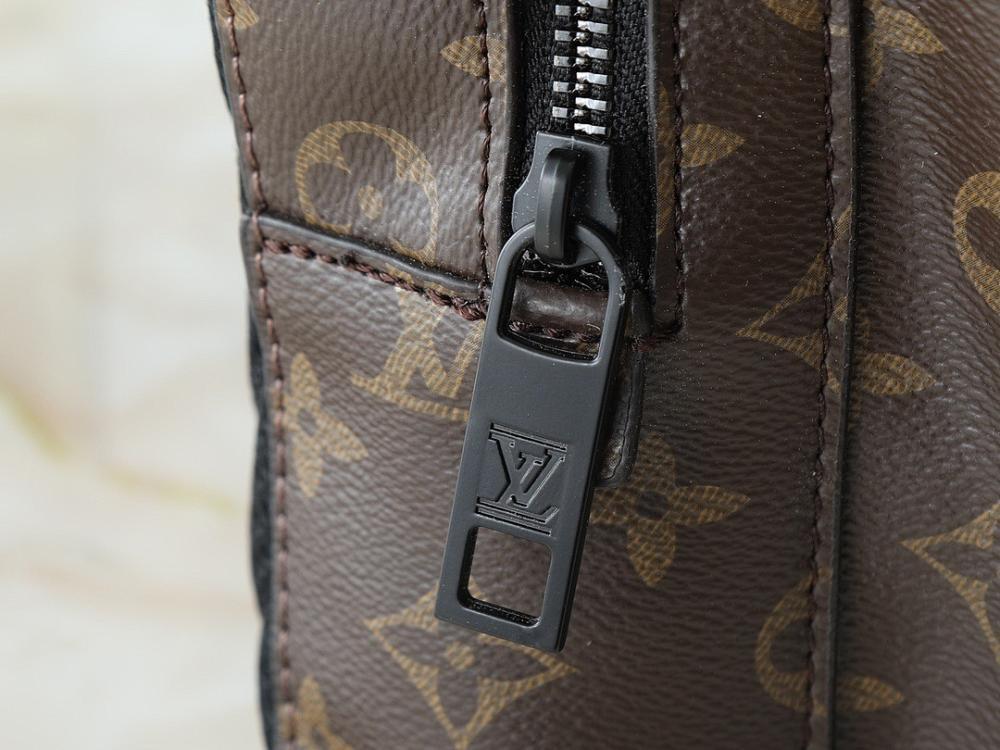 Italian-Inspired Elegant Shoulder Bag