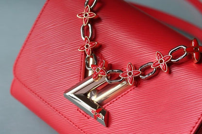 Modern Elegant Leather Shoulder Bag