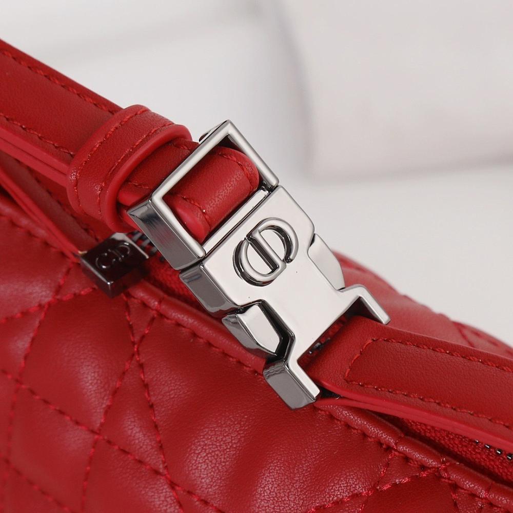 Classic Refined Quilted Leather Shoulder Bag