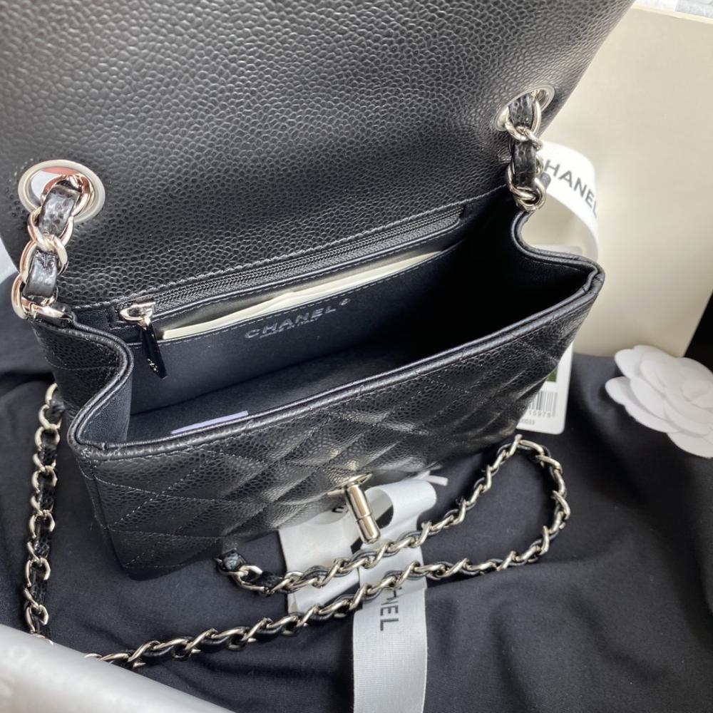 Elegant Leather Top Handle Bag