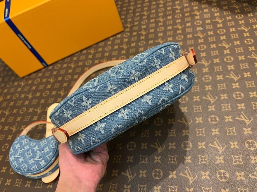Stylish Refined Blue Denim Shoulder Bag