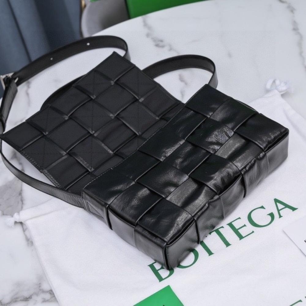 Elegant Crossbody Bag