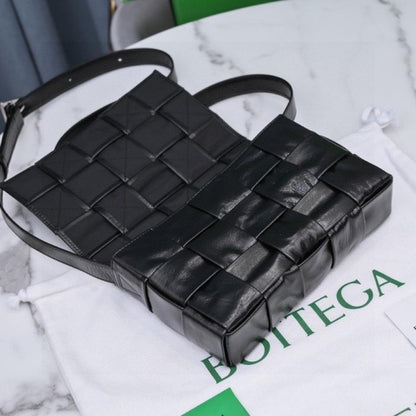 Elegant Crossbody Bag