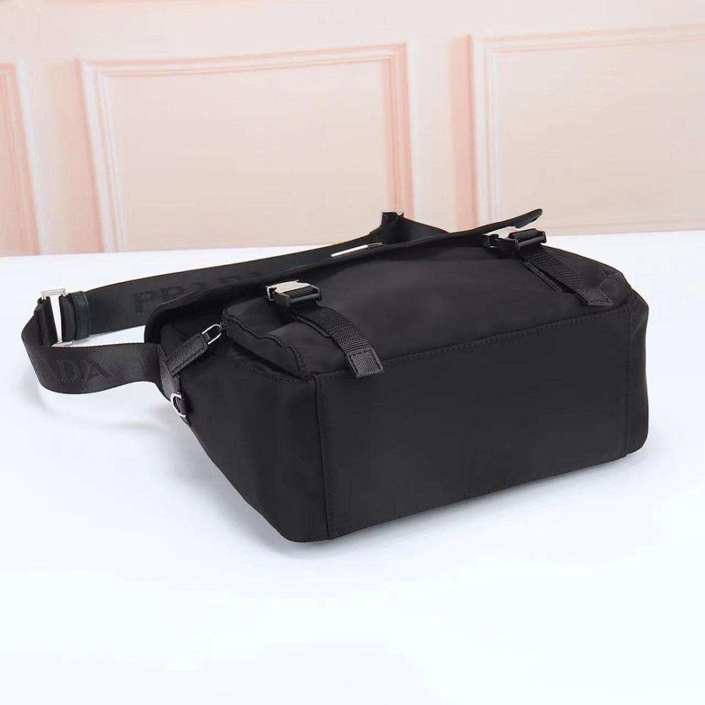 Stylish Refined Leather Crossbody Bag