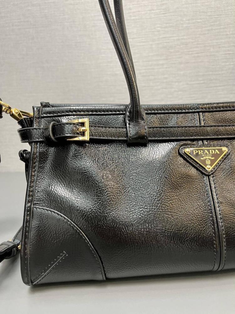 Classic Shoulder Bag