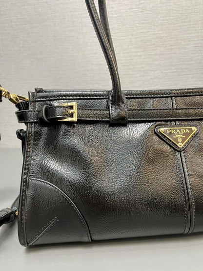 Classic Shoulder Bag