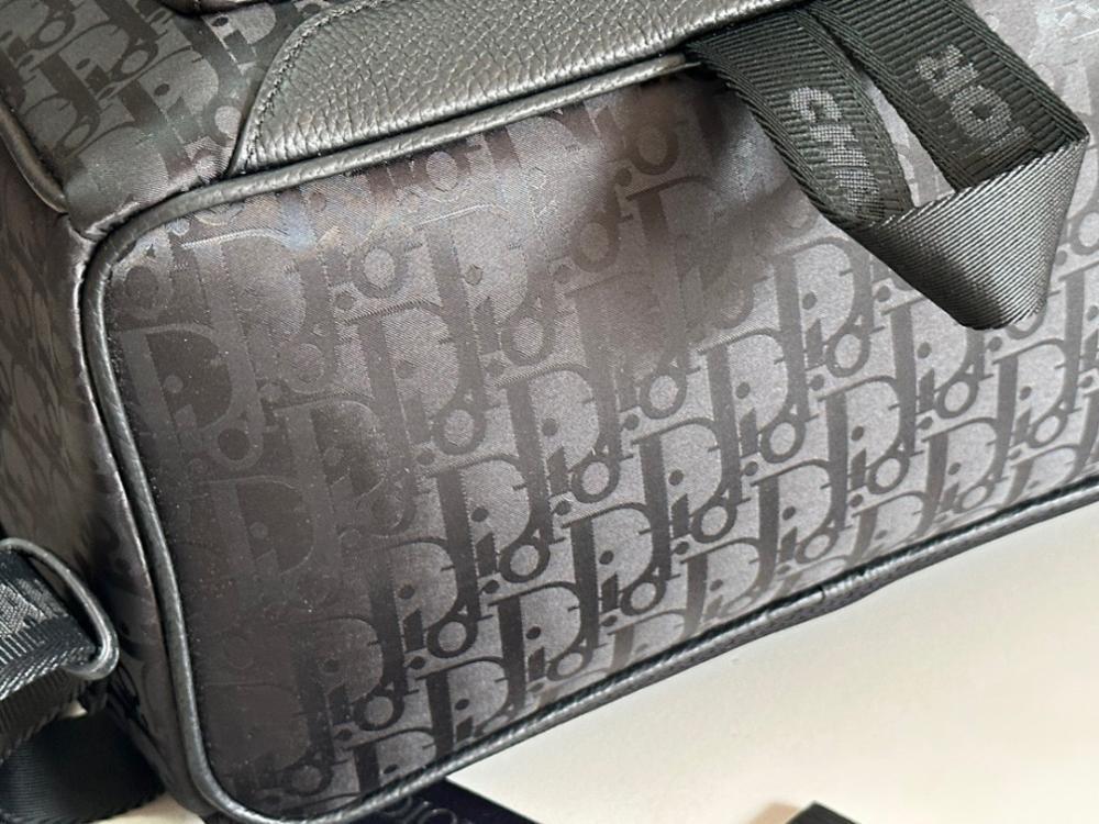 Luxury Stylish Black Quilted Jacquard Shoulder Bag – Limited Edition