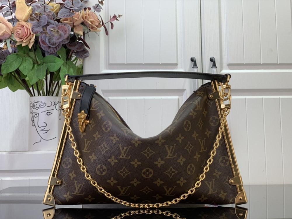 Elegant Shoulder Bag