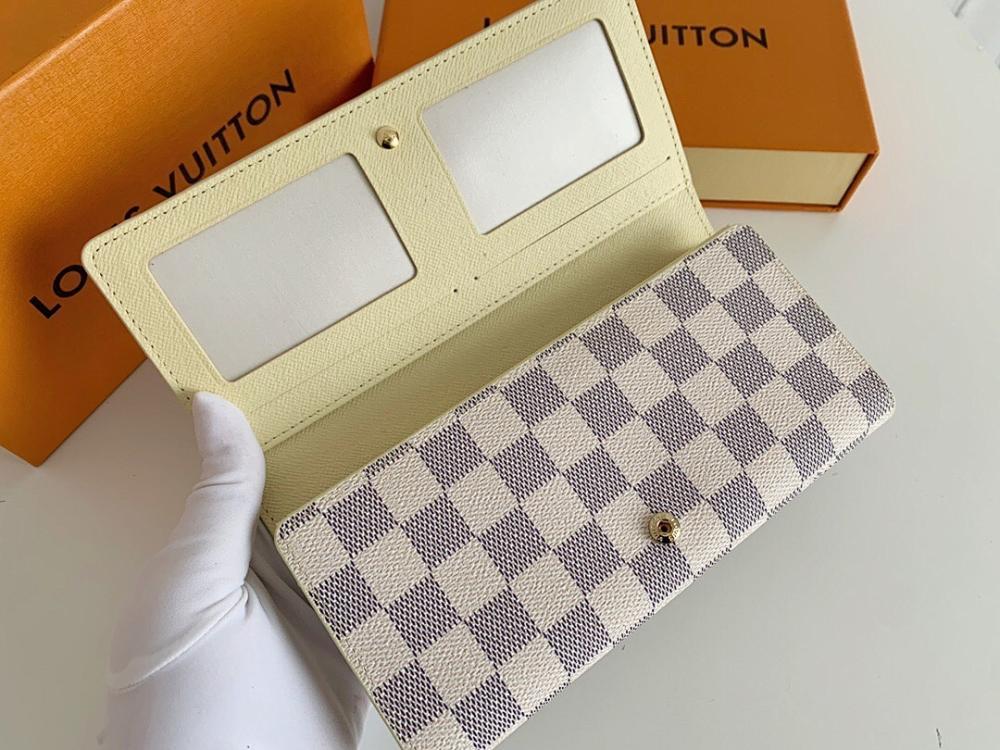 Classic Wallet – Limited Edition