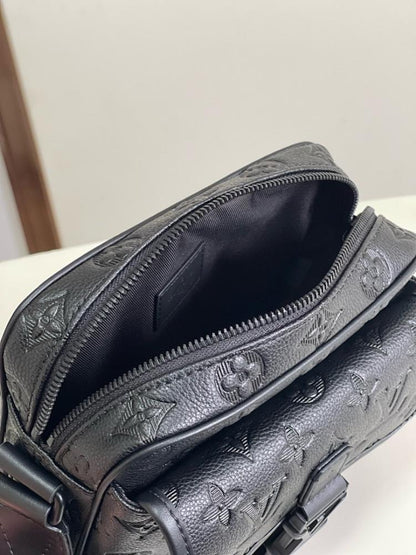 Modern Italian-Inspired Leather Shoulder Bag