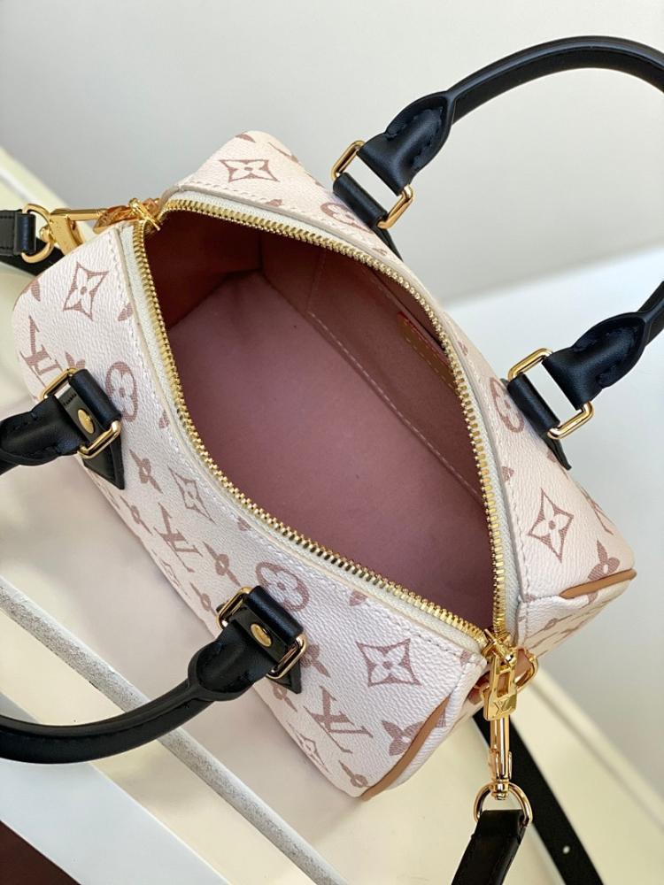 Modern Italian-Inspired Leather Travel Bag