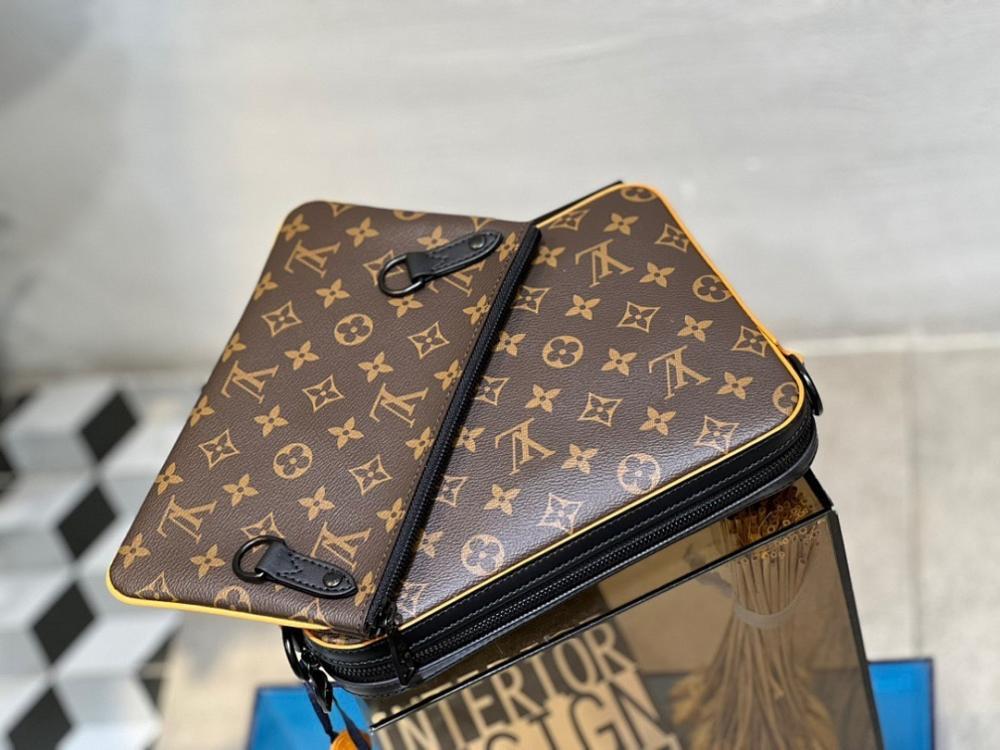 Modern Italian-Inspired Shoulder Bag