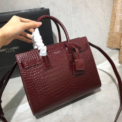 Elegant Refined Shoulder Bag