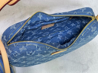 Stylish Refined Canvas Shoulder Bag