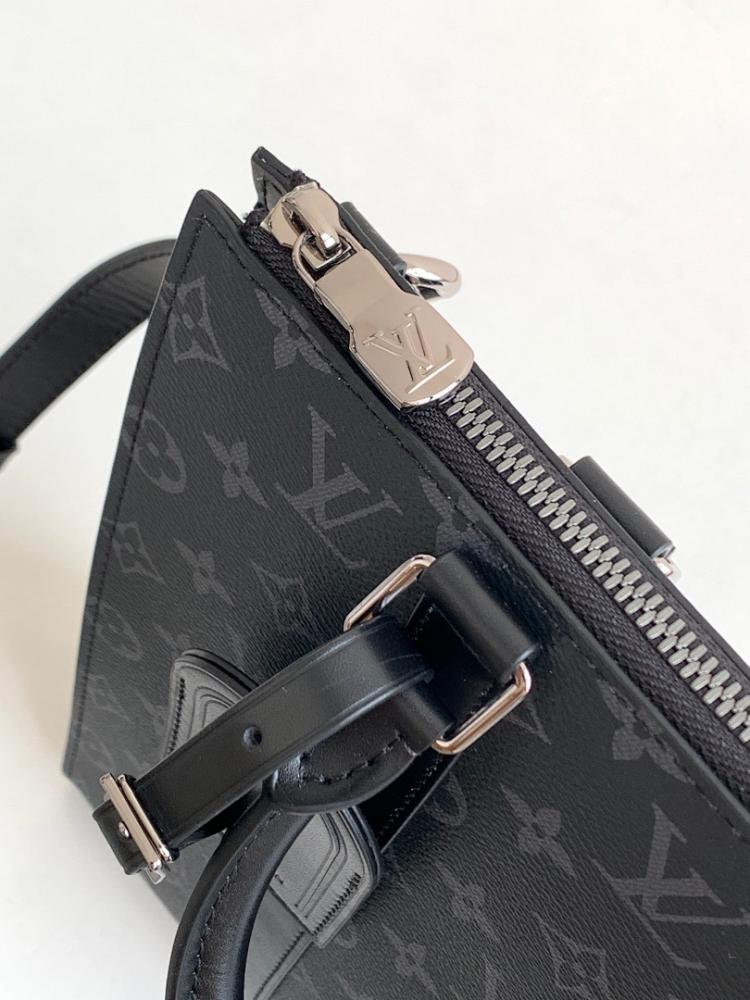 Modern Refined Leather Shoulder Bag