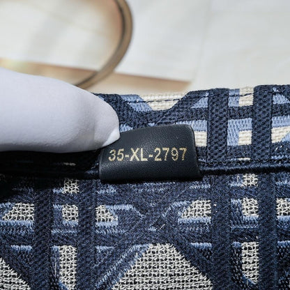 Classic Italian-Inspired Tote Bag