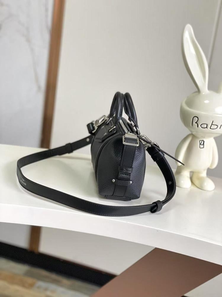 Modern Luxury Leather Bag – Limited Edition