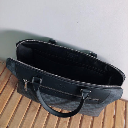 Modern Refined Silver Leather Travel Bag