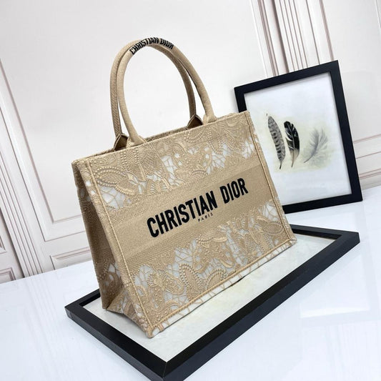 Stylish Embroidered Shoulder Bag – Limited Edition
