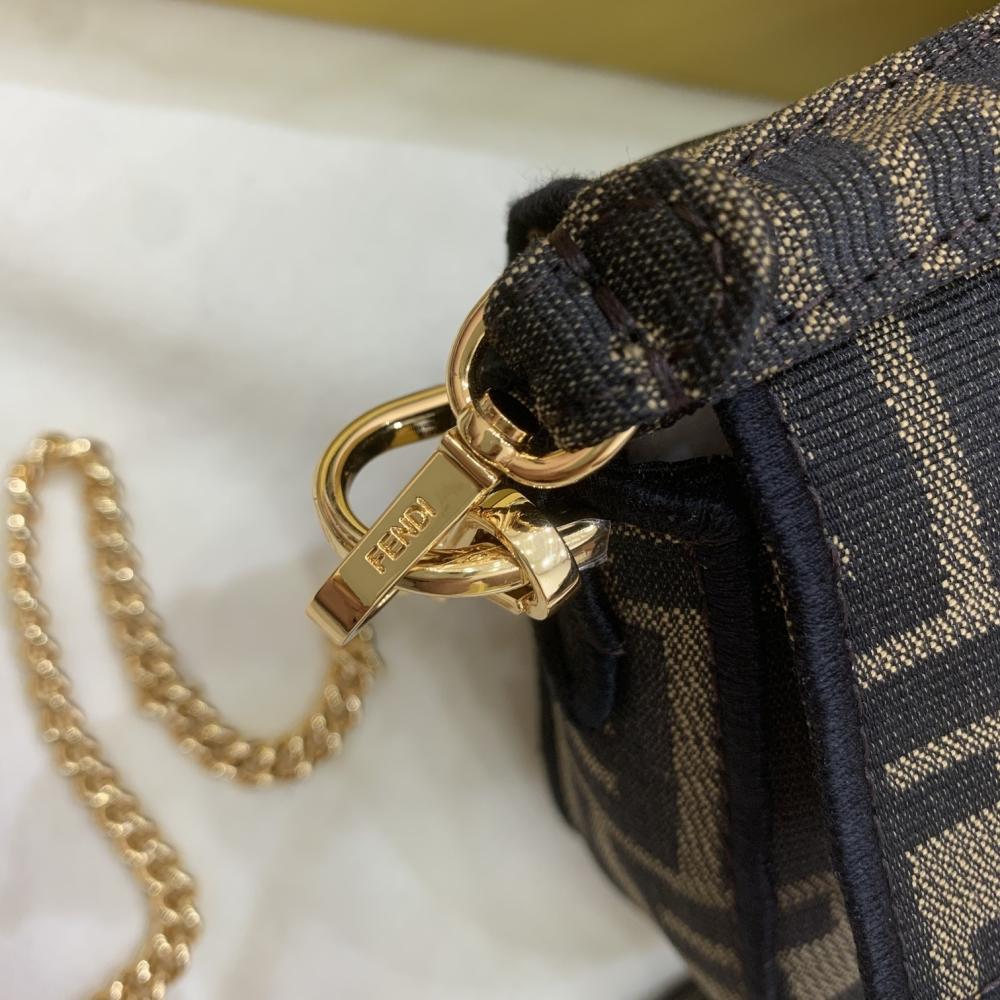 Classic Leather Shoulder Bag