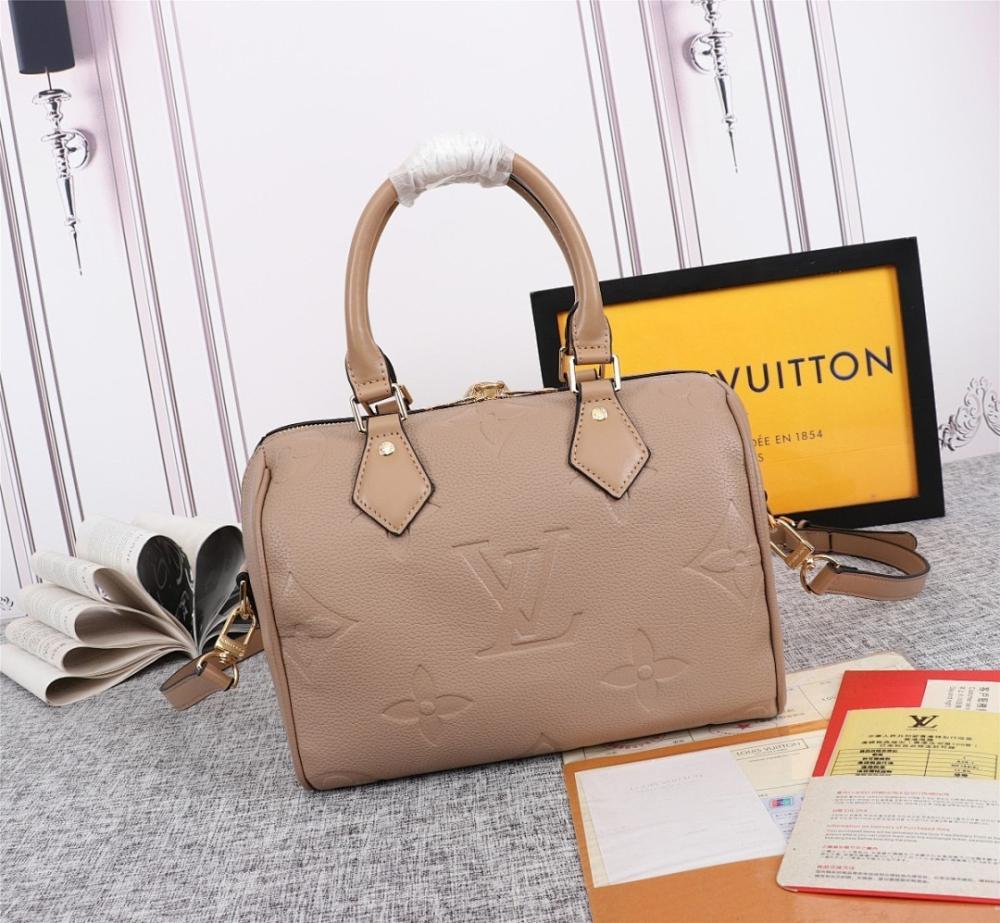 Italian-Inspired Elegant Leather Crossbody Bag