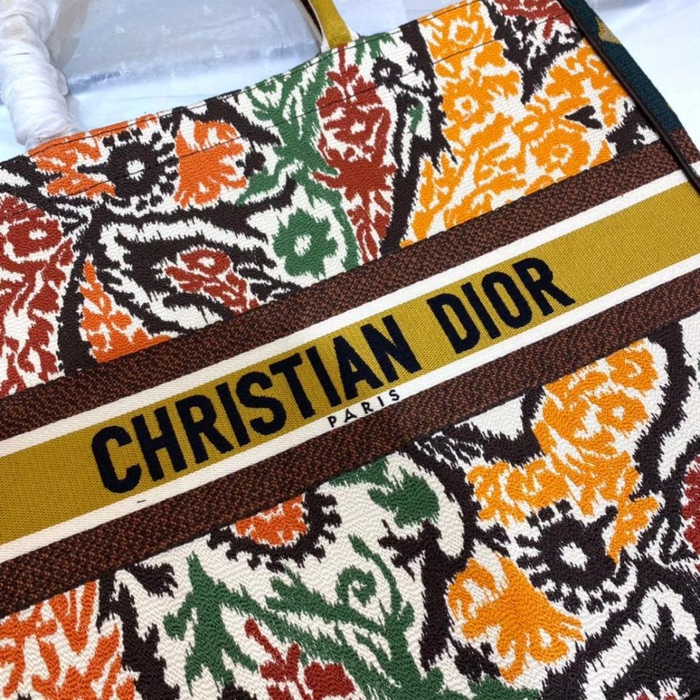 Practical Tote Bag