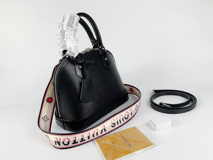 Classic Refined Leather Shoulder Bag