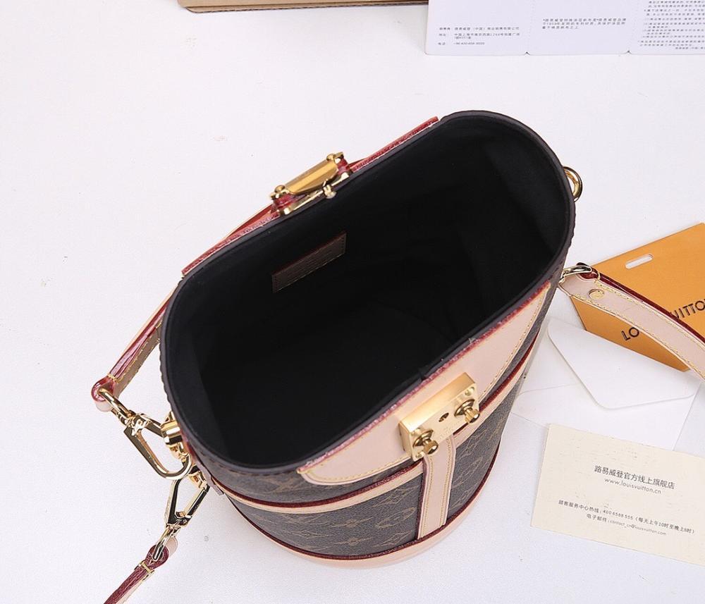 Modern Elegant Gold Leather Shoulder Bag