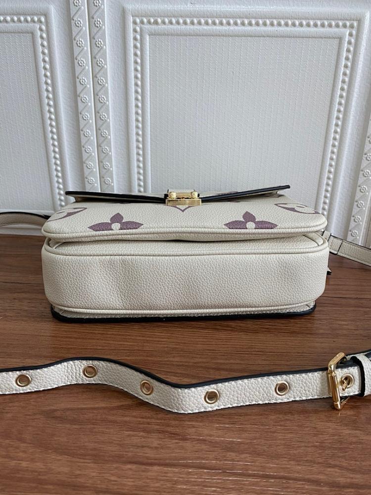 Modern Elegant Leather Shoulder Bag – Limited Edition