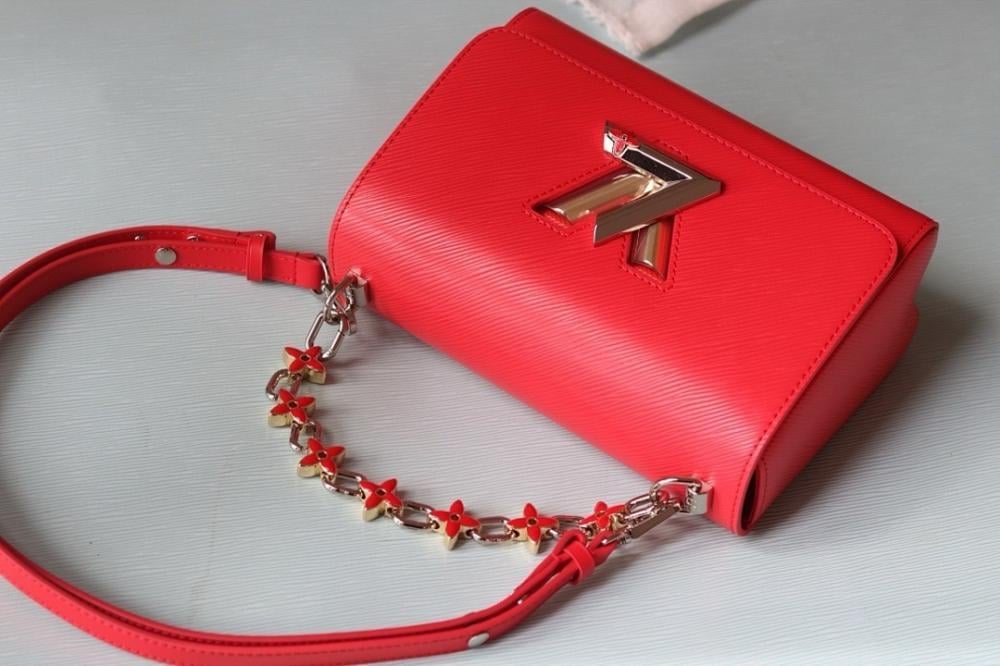 Modern Elegant Leather Shoulder Bag