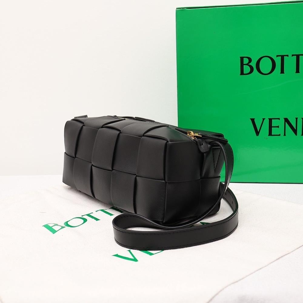 Modern Refined Woven Top Handle Bag